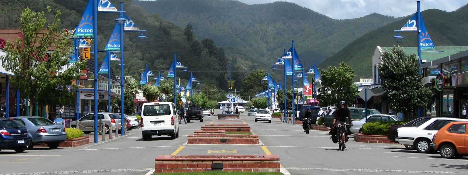 High Street, the main shopping street through central Picton.